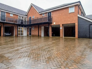 Host Stay Somerset Walk