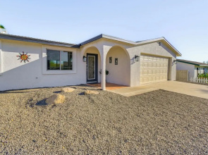 ~ 5 Mi to Lake Havasu: Family Home w/ Fenced Yard!