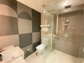 The Quarter Onnut by UHG