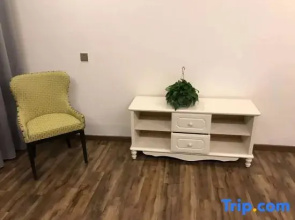 Zhongshan Miao Youth Apartment