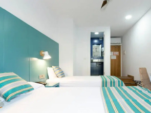 Yomo Hostal BCN Port