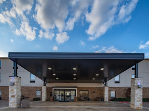 Holiday Inn Express & Suites N Waco Area - West by IHG