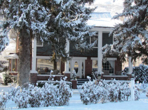 Warm Springs Inn & Winery