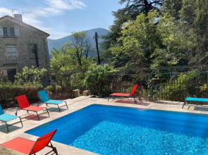 Suite Petite -Nice - 4 SAISONS - Piscine Chauffée Toute l'année -SPA- JACUZZI -MASSAGE- SAUNA - POOL VIEW- Heated Pool 800m city centre Nyons