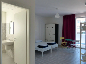 Meet Gardalake Hostel