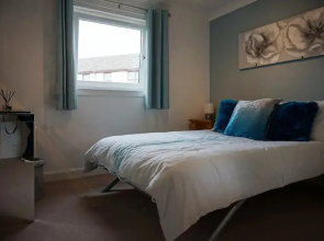 Large Apartment GLA Airport