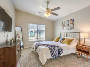 Extended Corporate Beautiful 2 Bedroom Condo With Community Pool Park