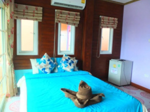 Baan Tonpai Koh Larn