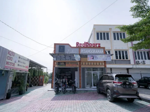 RedDoorz Plus Syariah @ Jalan Endro Suratmin Lampung