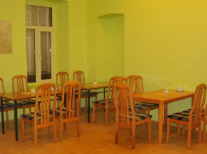 Tarqovi Hotel