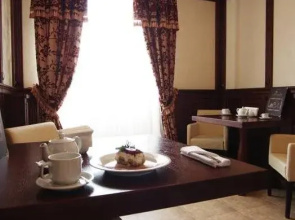 Vlada Hotel