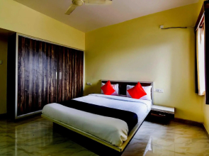 Dwarka Lodge by OYO Rooms