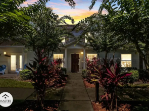 3 Bedrooms S / Lucaya Village Townhouse by RedAwning