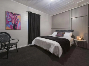 The Radford Couples Cottage Heart of Stanthorpe