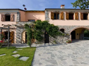 VILLA ARBEIO 8&6, Emma Villas