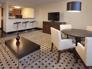 Radisson Hotel Milwaukee NW (Menomonee Falls)