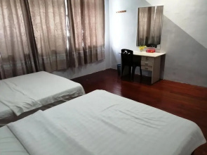 Family Room in Kuching, With Ac and Wifi