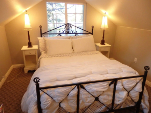 Rhinestone Rose Inn & Wellness Center