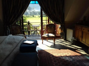 Mulligans Golf Lodge