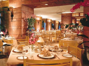 Omni Los Angeles Hotel at California Plaza