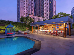 Отель Mercure Bangkok Sukhumvit 11
