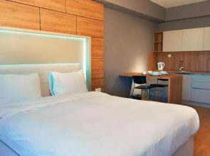 Luxury Residence in 5 star Hotel for Professionals