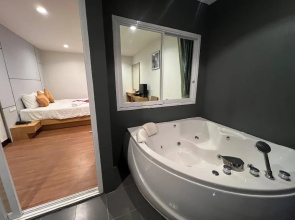 Zephyr Grand Hotel