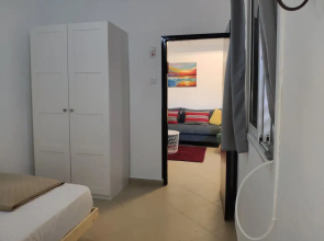 Private & Spacious Apt w Queen Beds PRKG