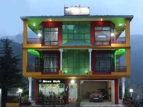 Hotel Moon Walk Residency
