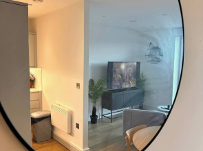 Cozy one Bedroom With a Big Balcony and Parking