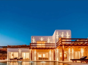 Breathtaking 5 Bedroom Villa With Private Pool