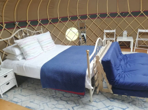 Meadow View Yurt Just Outside Looe