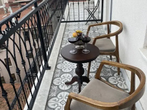 Meroddi La Porta Hotel