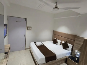 Gokul Guest House