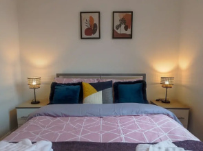 Inviting 2-bed Apartment in Derby, UK