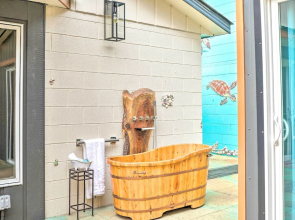 Luxury Spa Retreat: Private Courtyard & More!
