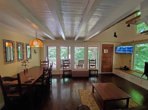 Cute Above The Creek 1 Bedroom Farmhouse by Redawning