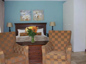 Woodmead Guest Lodge