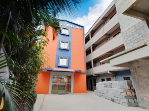 OYO 49114 Surya Royal Comfort