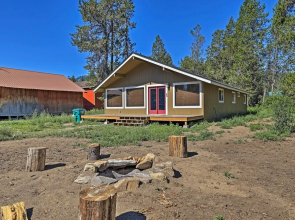 Donnelly Cabin w/ Fire Pit: 5 Mi to Boat & Ski!