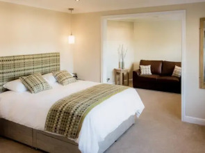 Arosfa Emlyn Country House