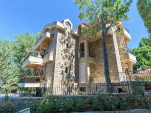 Pearl of Faqra Studios & Apartments