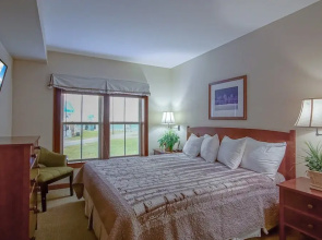 Allegheny Springs 140 Ground Level, Slope Side, Snowshoe Resort Village Center 2 Bedroom Plus Den