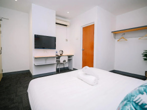 Отель Swing and Pillows — KL Sg Besi