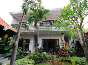 Gatra Ubud Inn