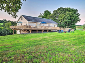 Deck & Game Room: Home in Pennsylvania Countryside