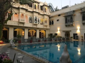 Hotel Mahendra Prakash