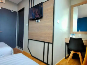 Uptown Hotel