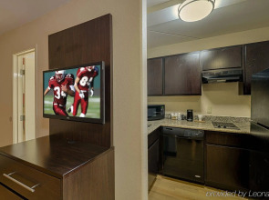 Red Roof Inn PLUS+ Houston - Energy Corridor