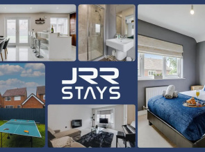 JRR Stays - Chorley - 3 Bed House with Hot Tub